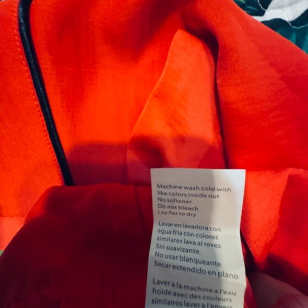 Fabletics EcoSatin Crop Pant Red Medium NWT - Picture 4 of 5